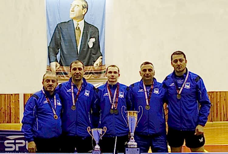 Masa Tenisi Takımı'ndan iki başarı birden gorseli