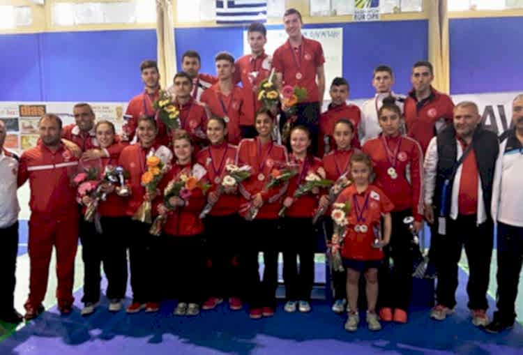Erzincanlı Badmintoncular Yunanistan'dan başarı ile döndü... gorseli