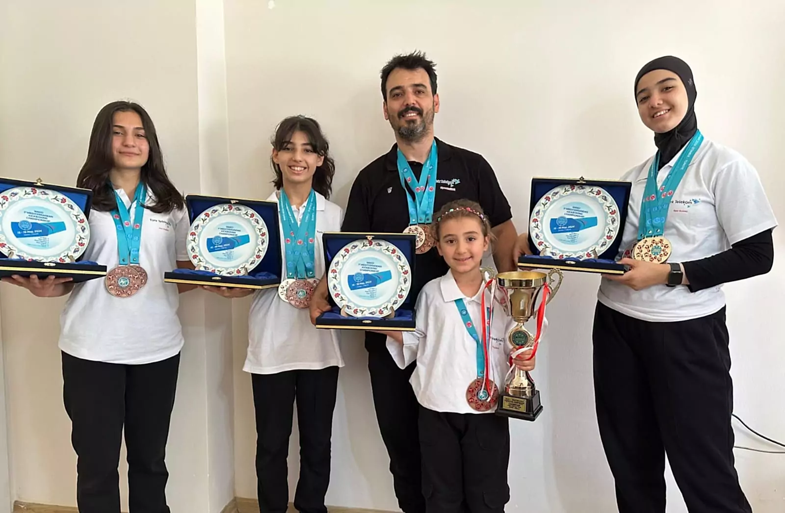 2 Uluslararası Turnuva 25 Madalya gorseli