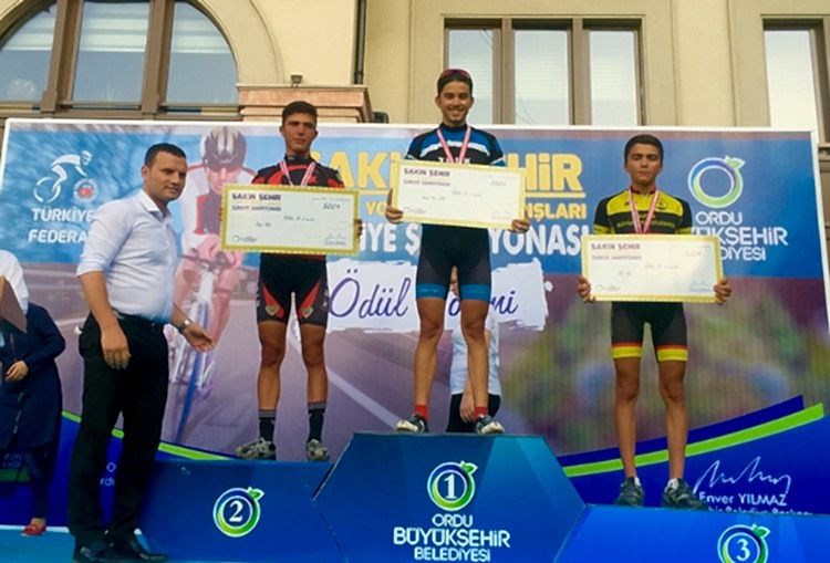 Mehmet Erken Bisikletin 4. ayağında da şampiyon.. gorseli