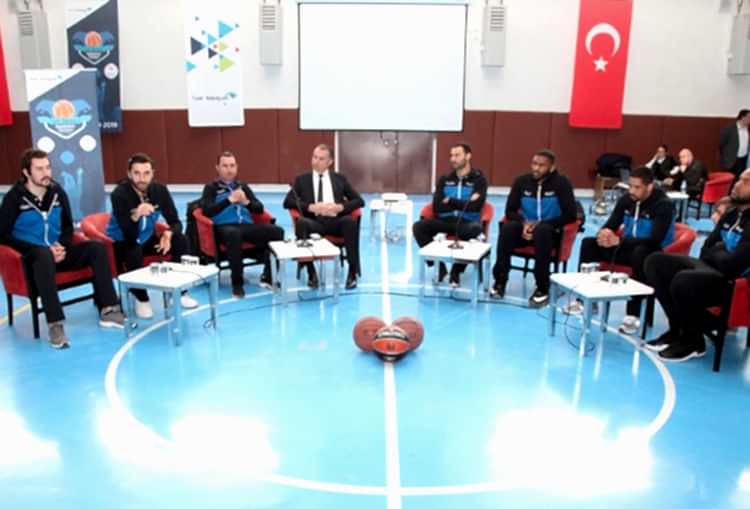 Türk Telekom Basketbol Takımı Ankara Pursaklar Fen Lisesi’nde… gorseli
